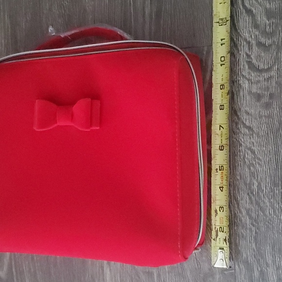 ❤️ Estee Lauder Large Makeup Cosmetic Bag TRAIN CASE Red Velvet Bow - Brand New - Picture 7 of 9